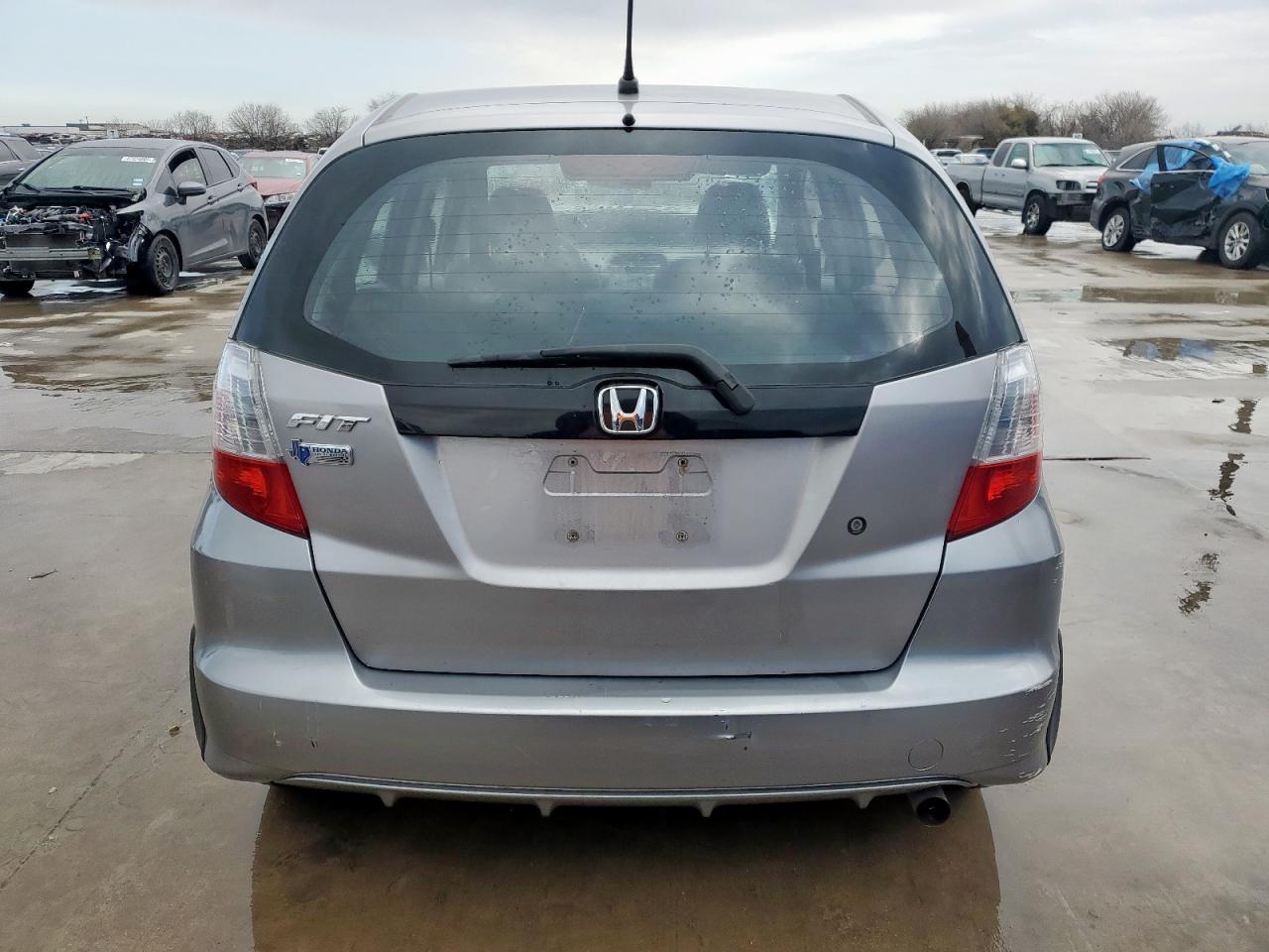 2010 Honda Fit - Image 6