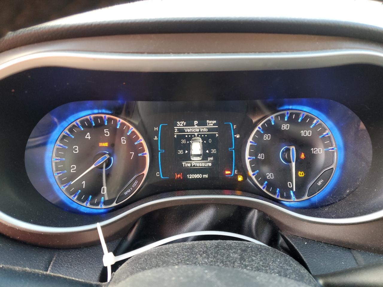 2017 Chrysler Pacifica - Image 9