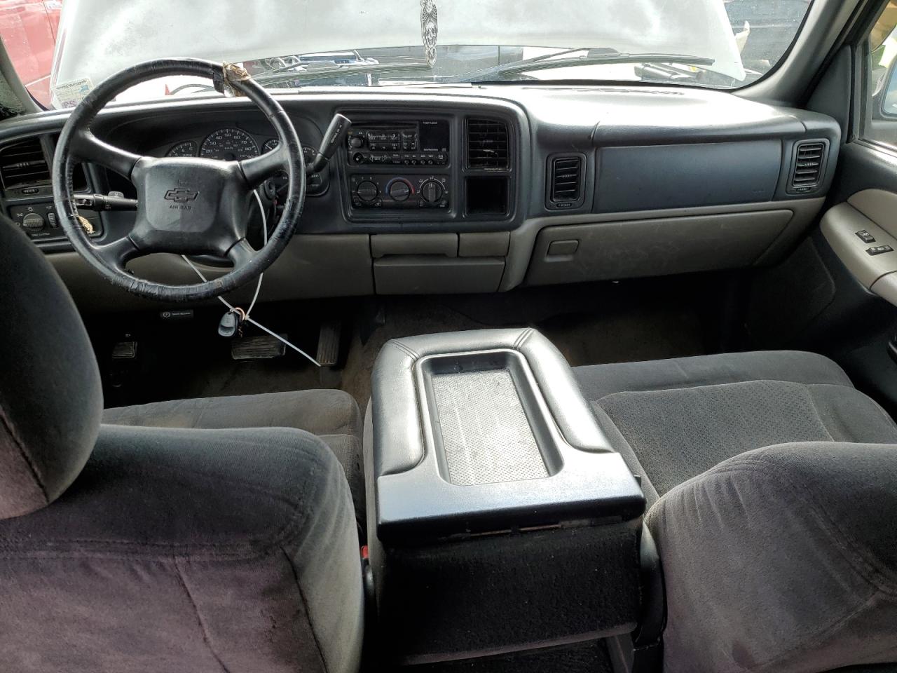 2002 Chevrolet Tahoe - Image 8