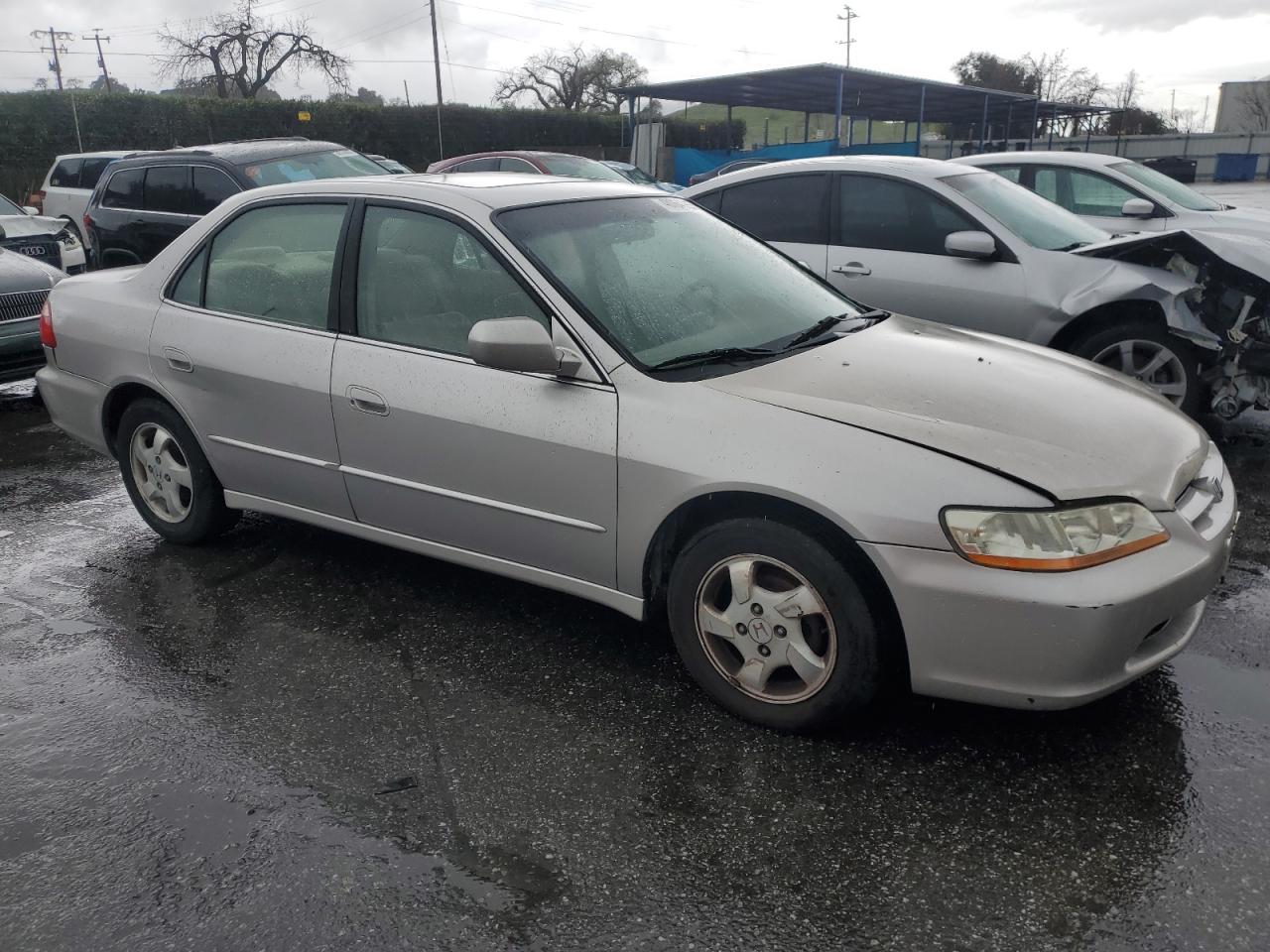 1999 Honda Accord - Image 4