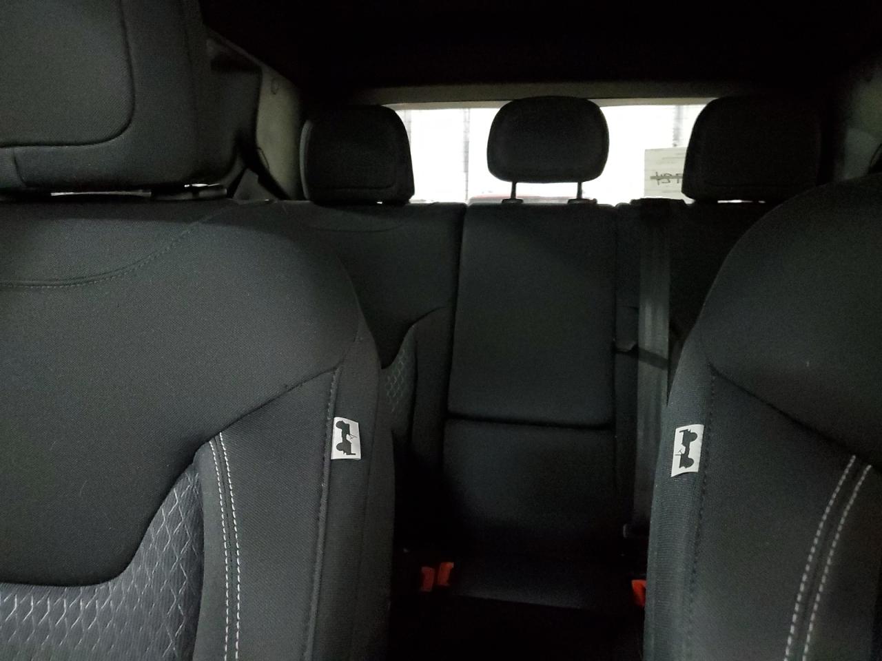 2021 Jeep Renegade - Image 10