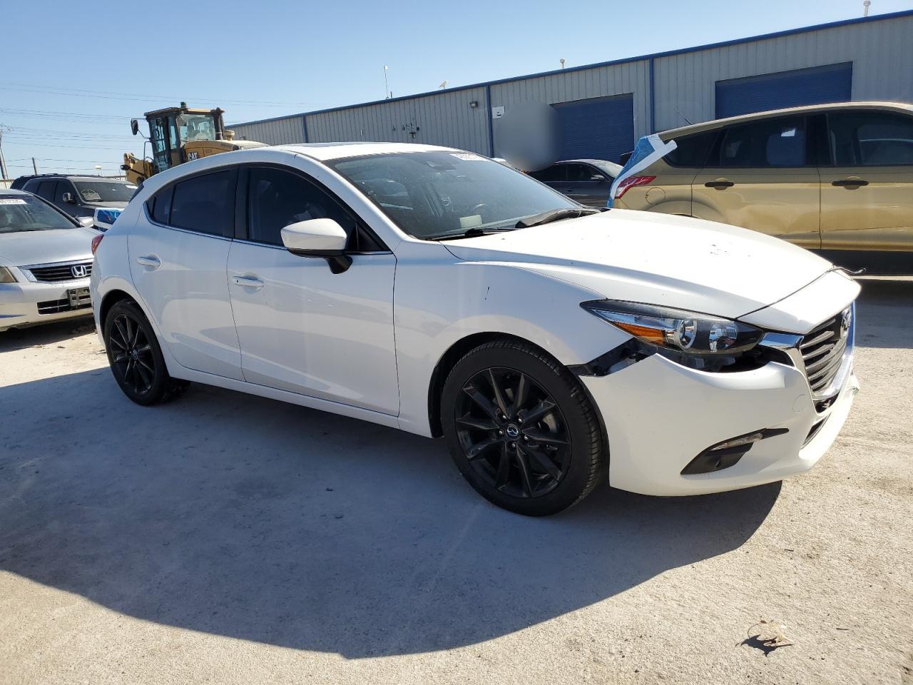 2018 Mazda 3 - Image 4