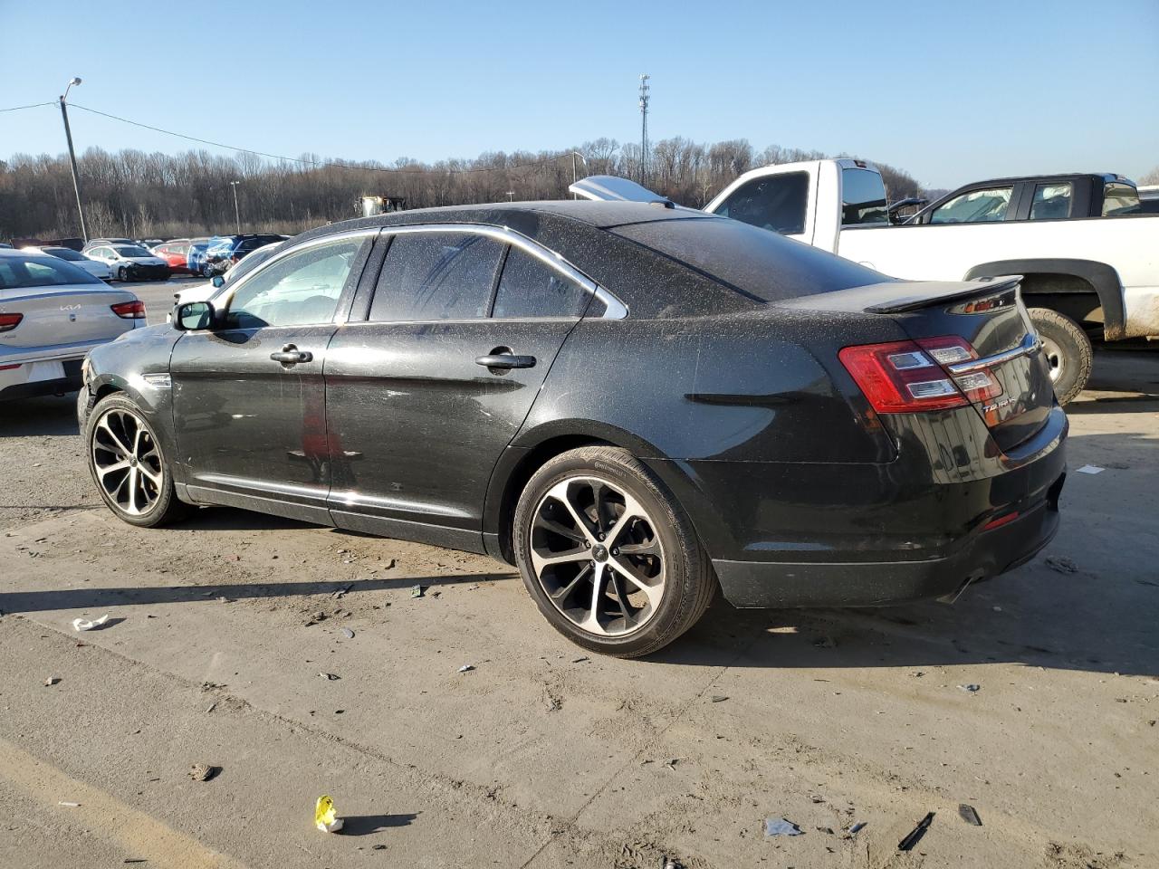 2014 Ford Taurus - Image 2