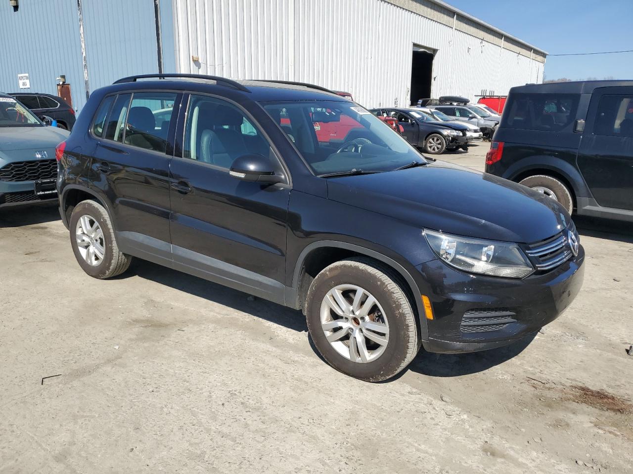 2016 Volkswagen Tiguan - Image 5
