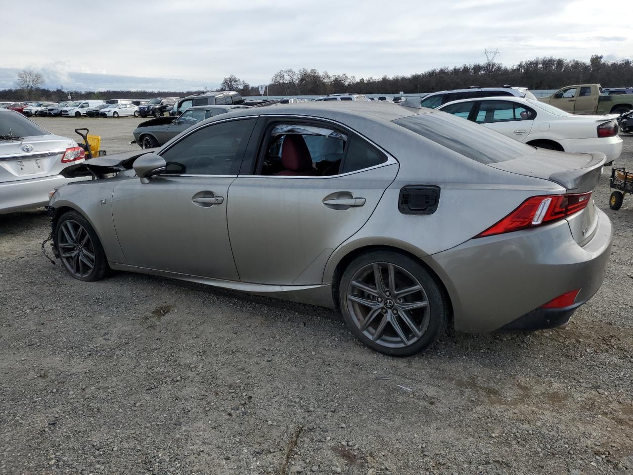 2016 Lexus IS - Image 2