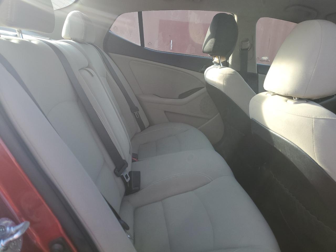 2015 Kia Optima - Image 10