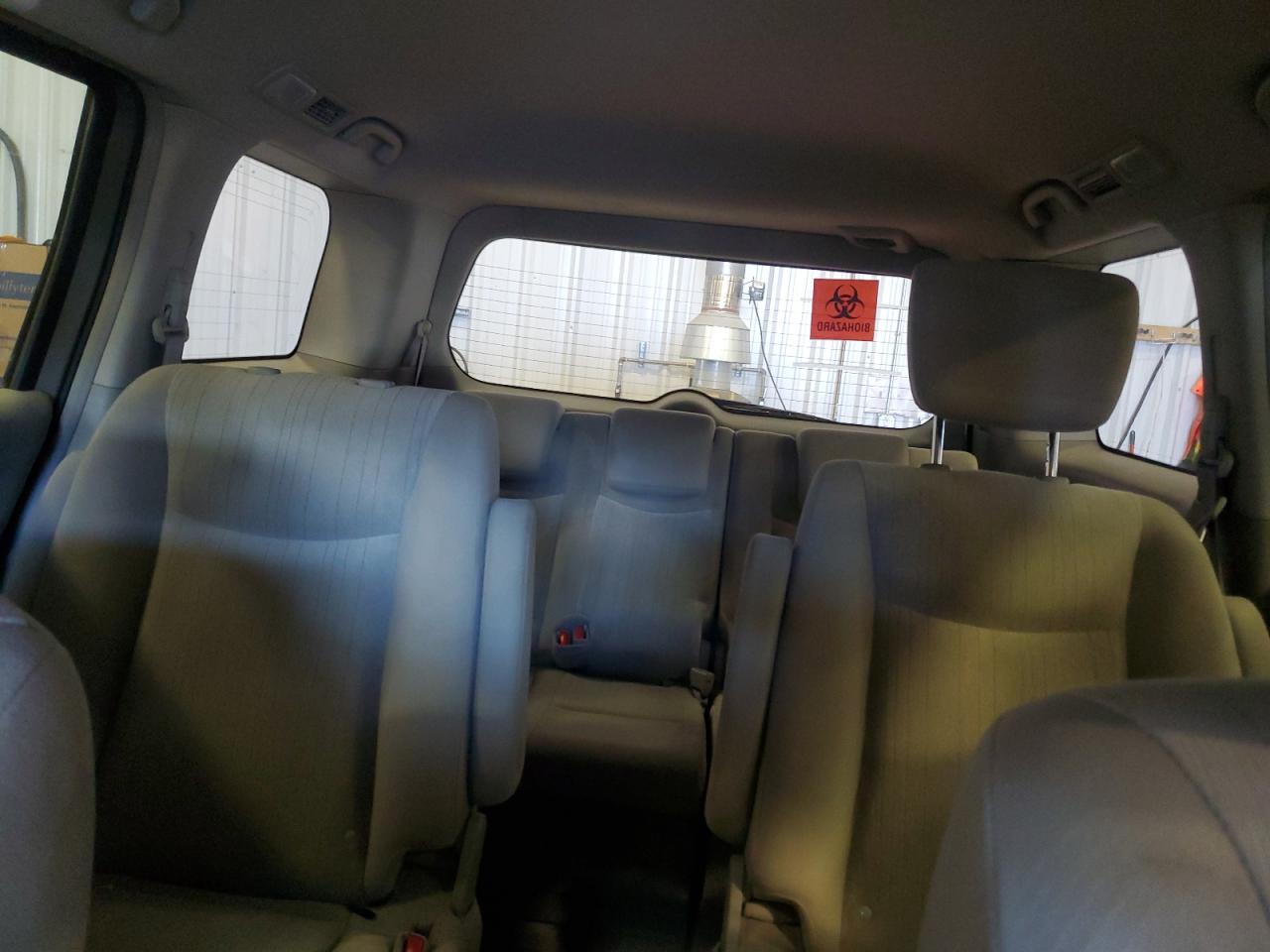 2015 Nissan Quest - Image 10
