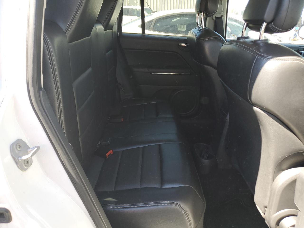 2011 Jeep Compass - Image 11