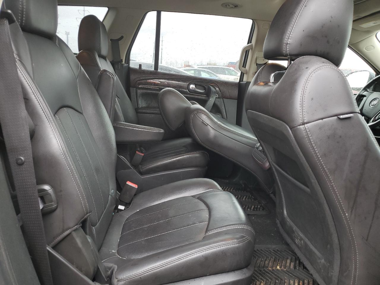 2017 Buick Enclave - Image 11