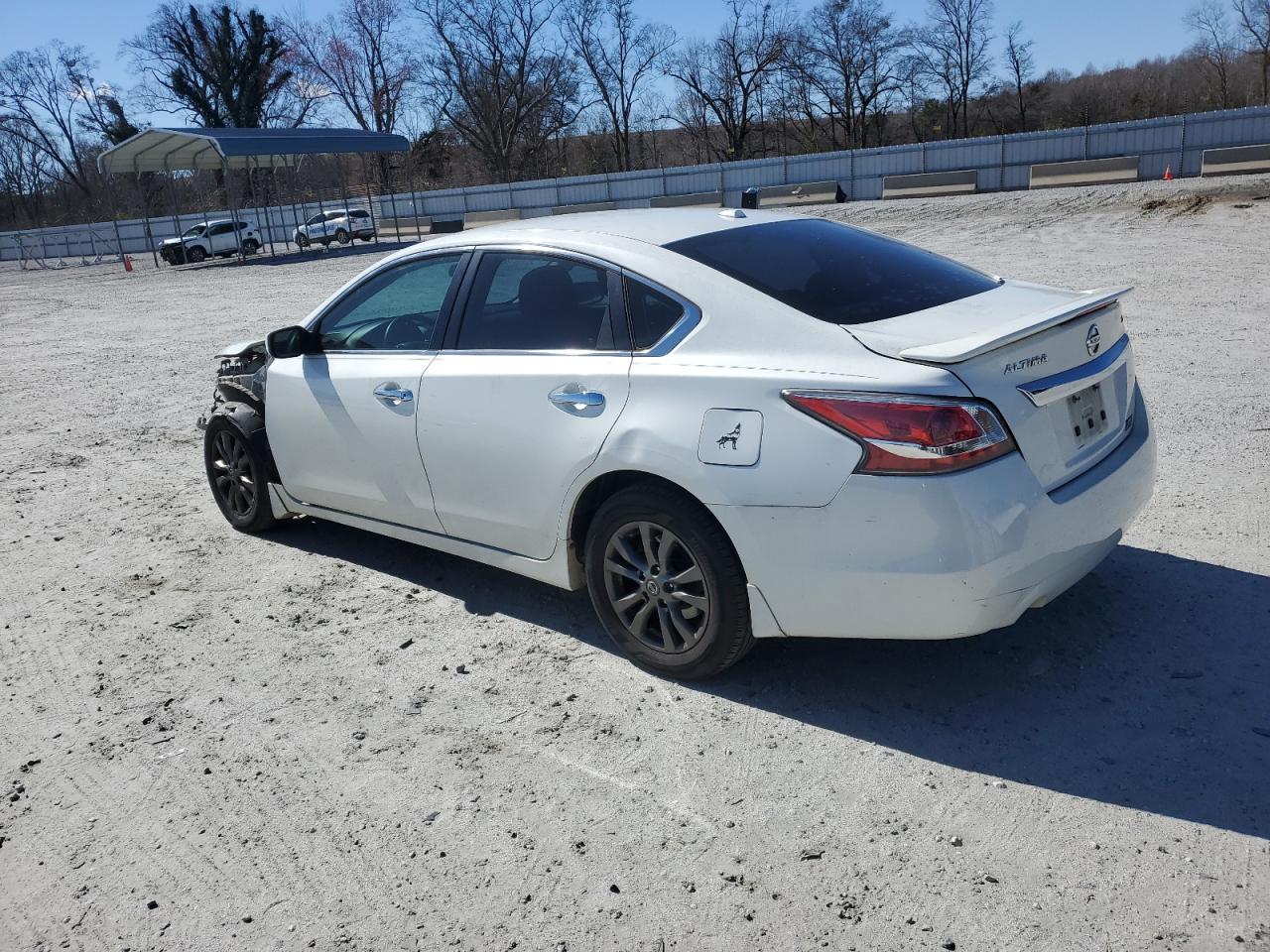2015 Nissan Altima - Image 2