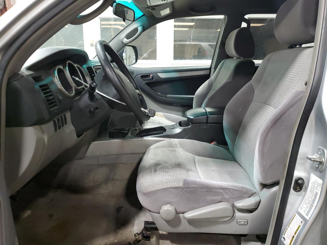 2004 Toyota 4Runner - Image 7
