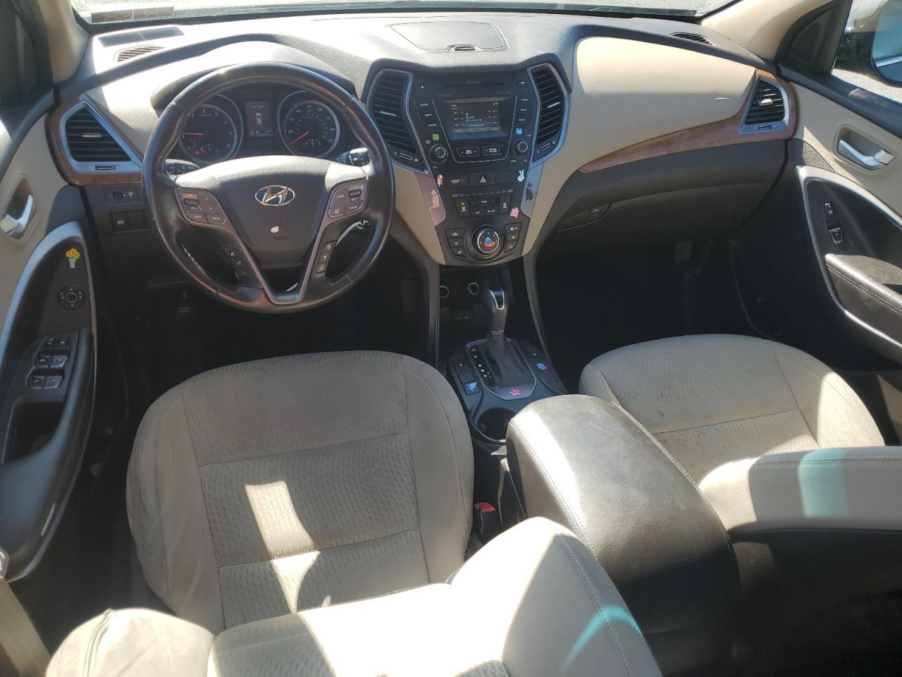 2014 Hyundai Santa Fe - Image 8