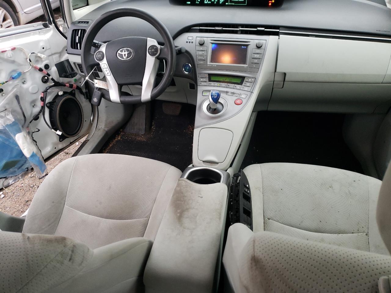 2013 Toyota Prius - Image 8