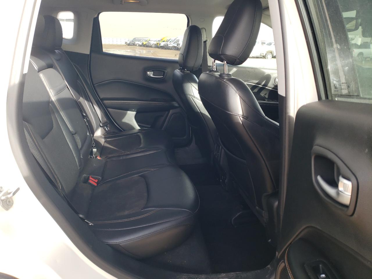 2018 Jeep Compass - Image 11