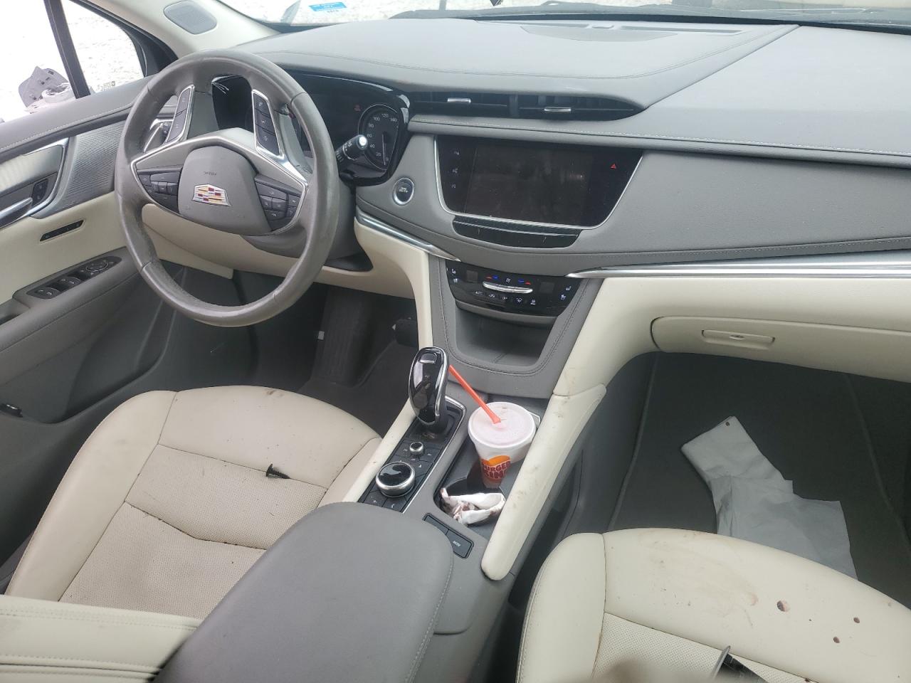 2022 Cadillac XT5 - Image 8