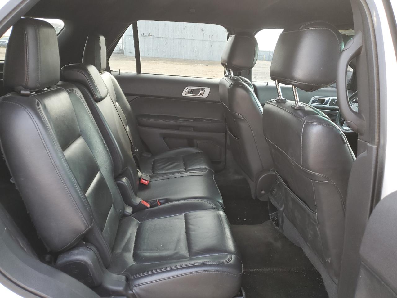 2015 Ford Explorer - Image 11