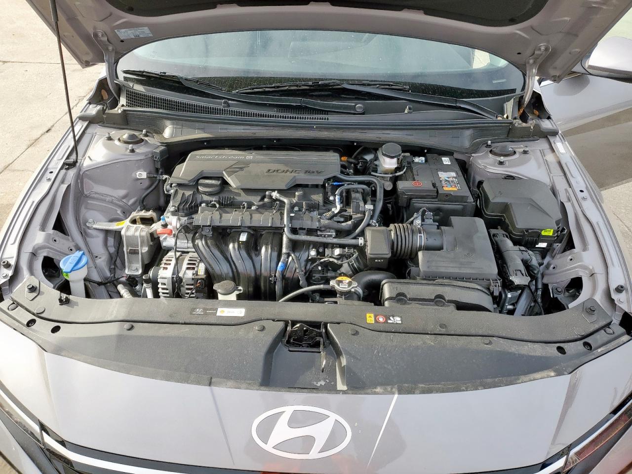 2024 Hyundai Elantra - Image 12