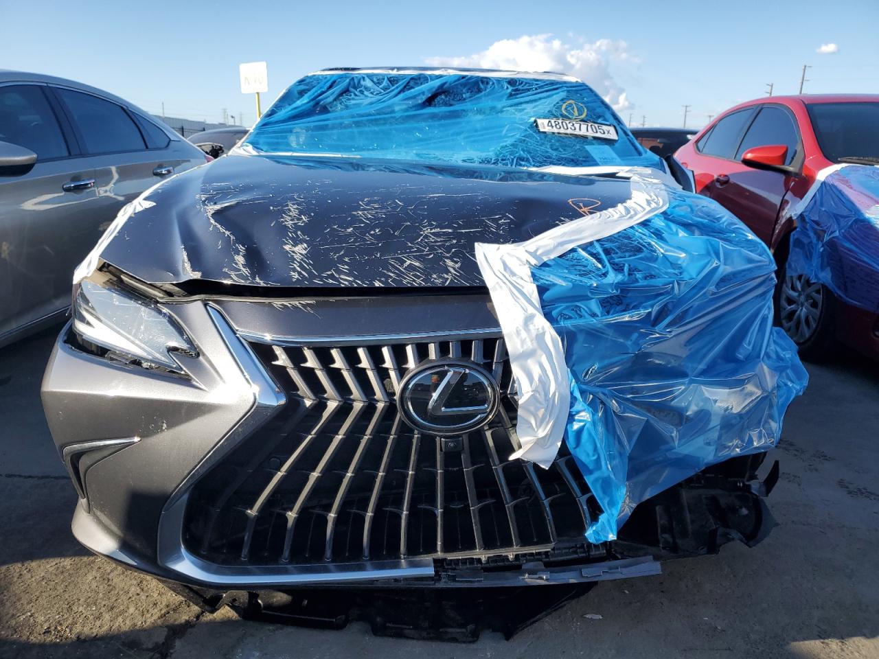 2023 Lexus ES - Image 5