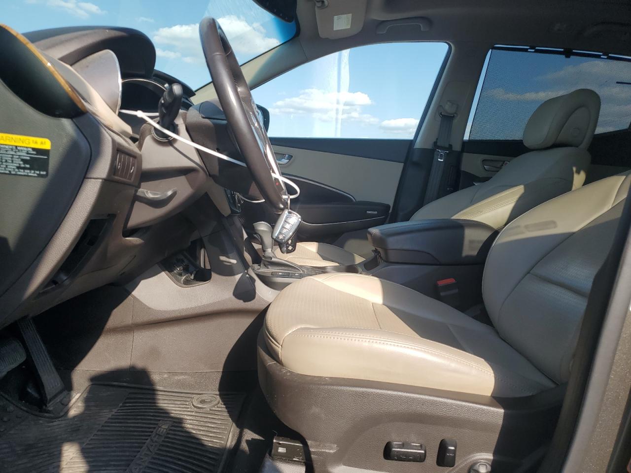 2014 Hyundai Santa Fe - Image 7