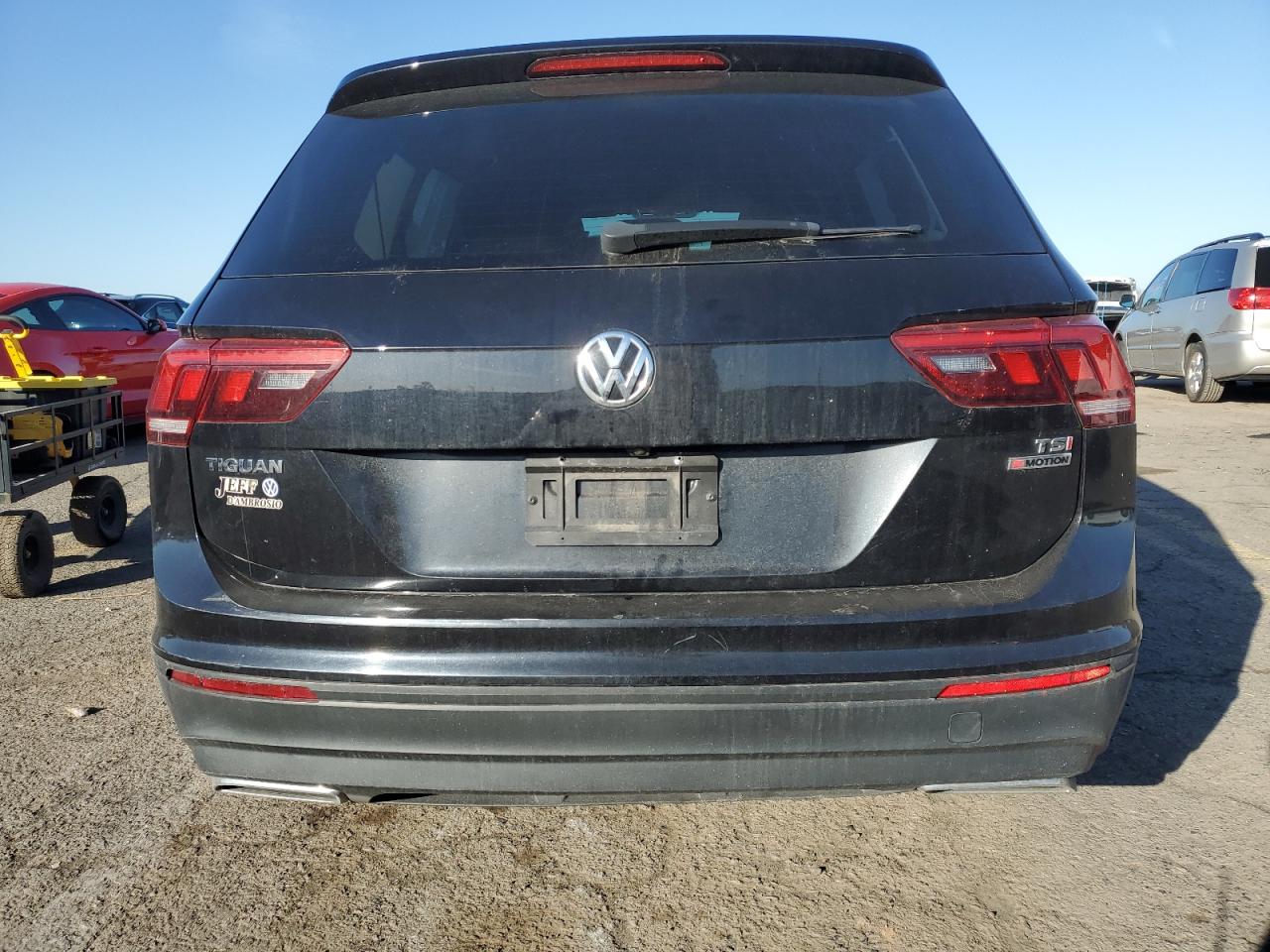 2018 Volkswagen Tiguan - Image 6