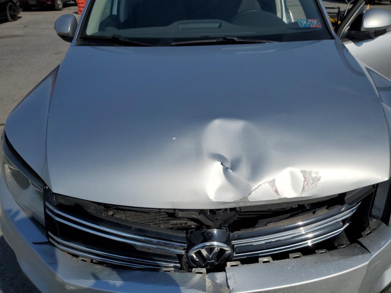 2017 Volkswagen Tiguan - Image 13