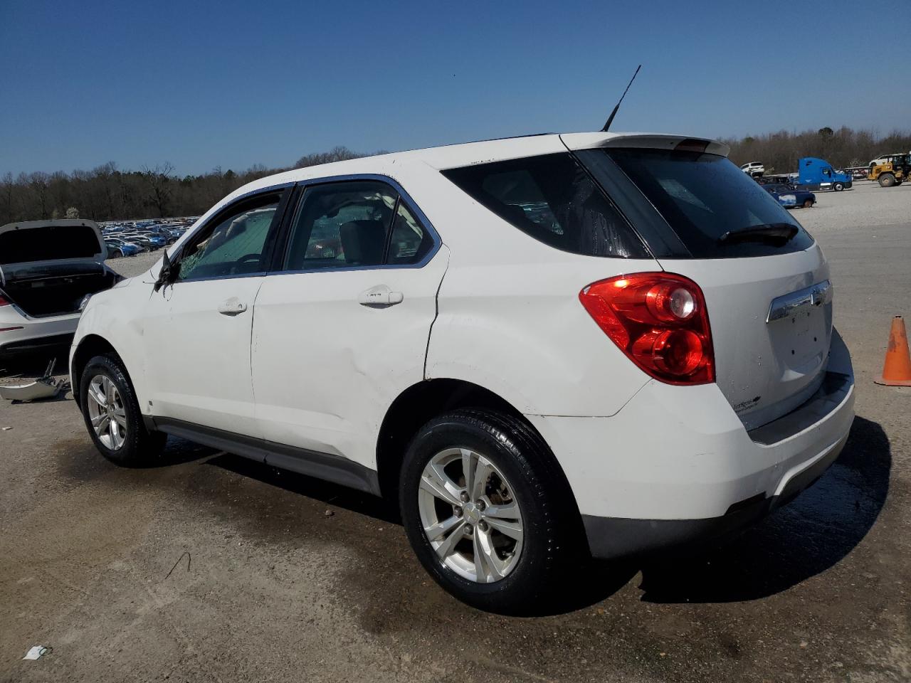 2010 Chevrolet Equinox - Image 2