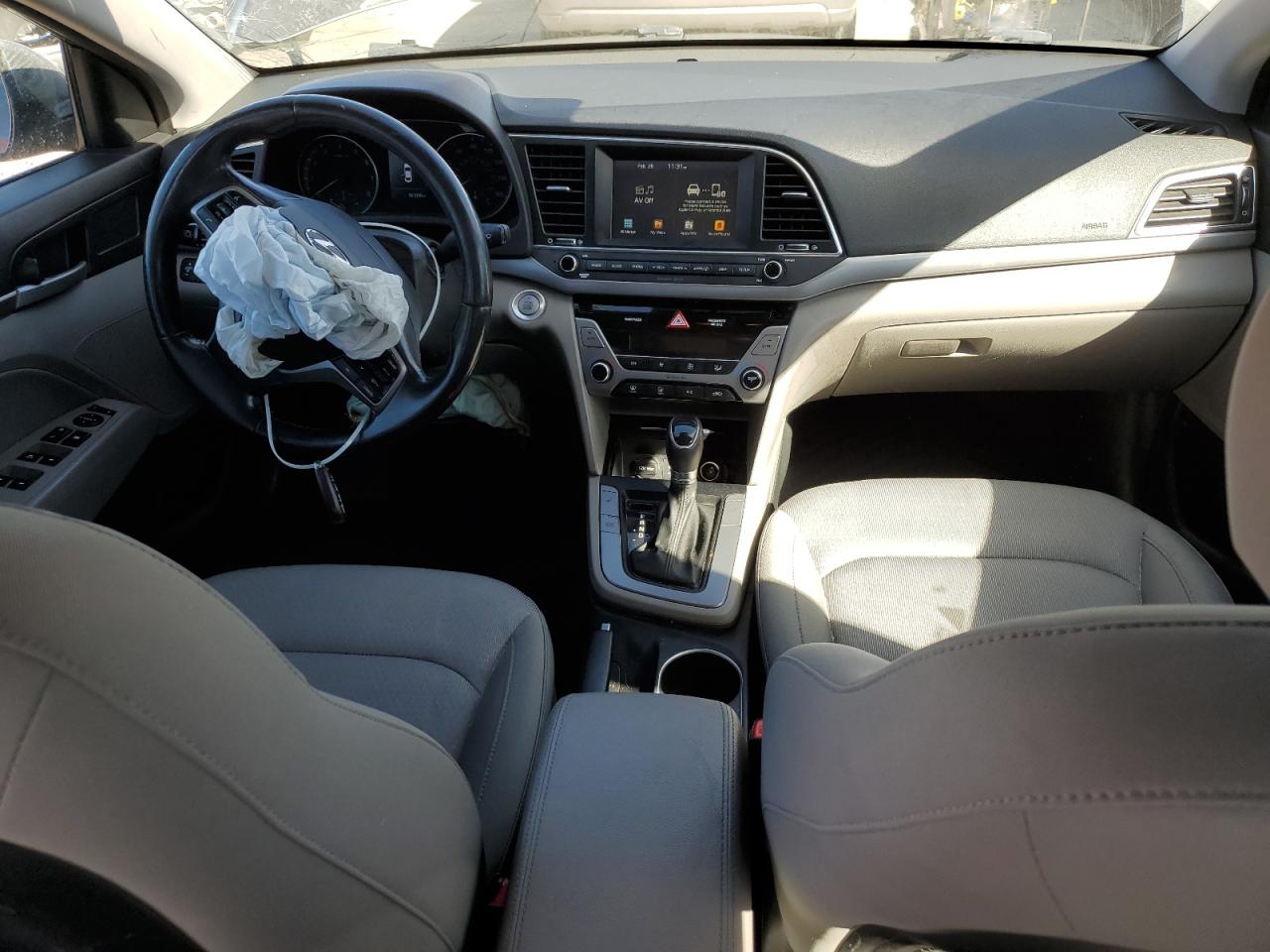 2017 Hyundai Elantra - Image 8