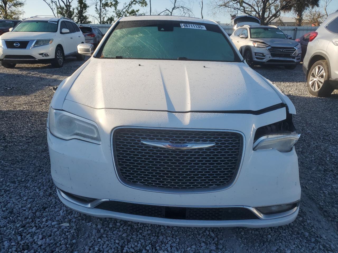 2018 Chrysler 300 - Image 5
