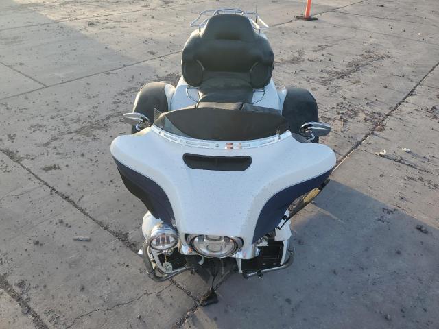  HARLEY-DAVIDSON FL 2015 Білий