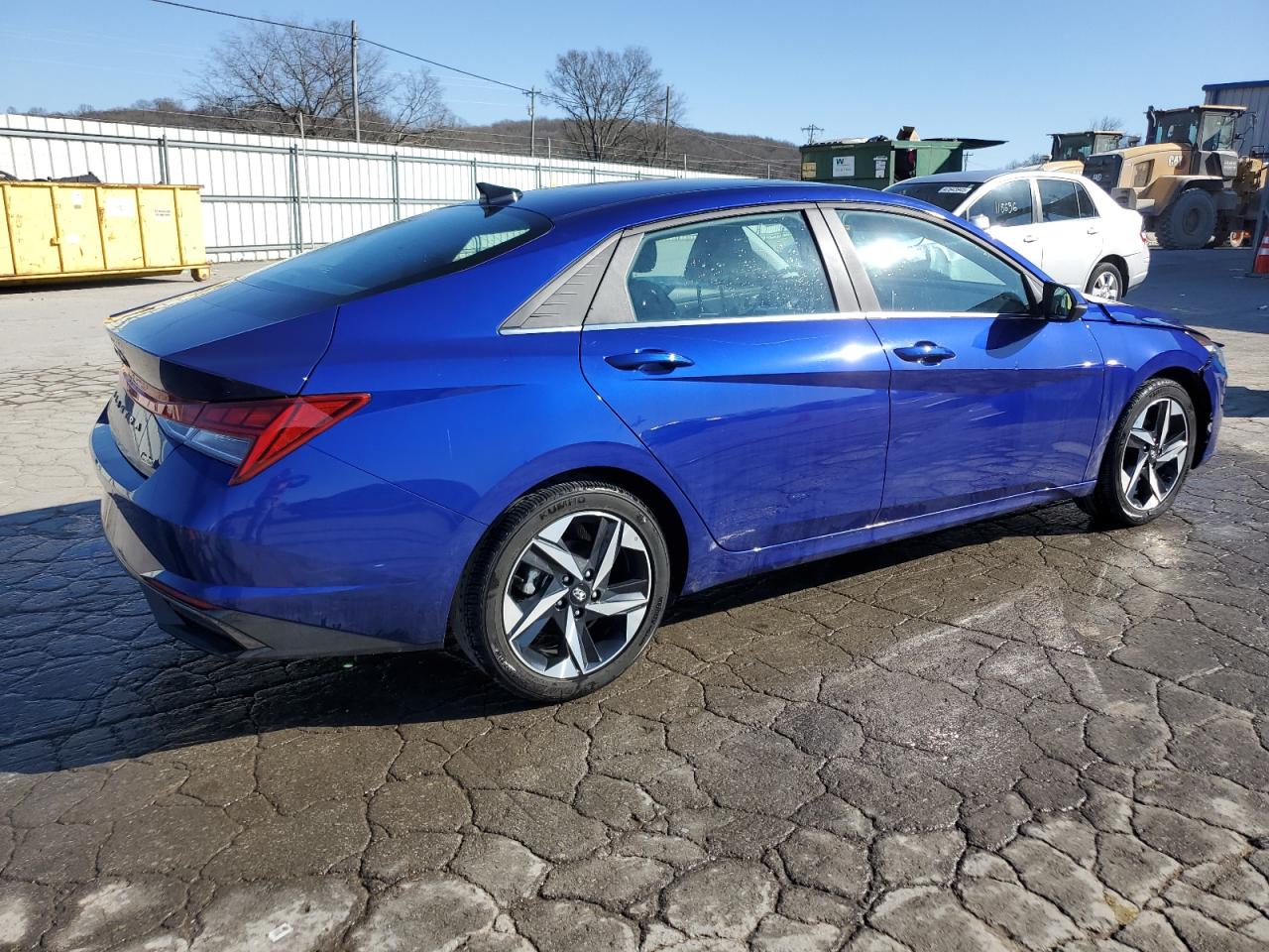 2023 Hyundai Elantra - Image 3