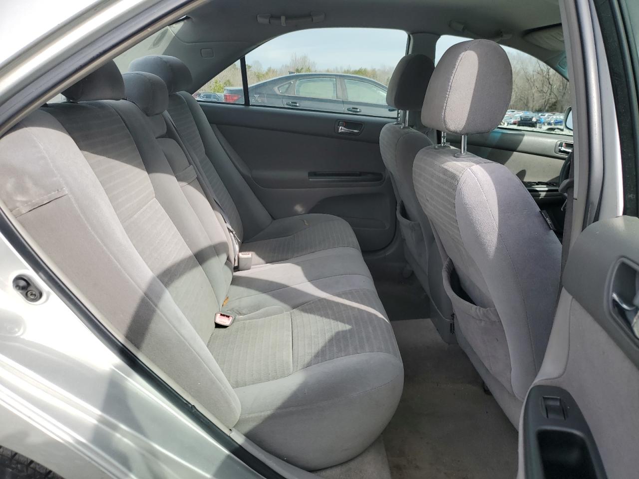 2006 Toyota Camry - Image 10