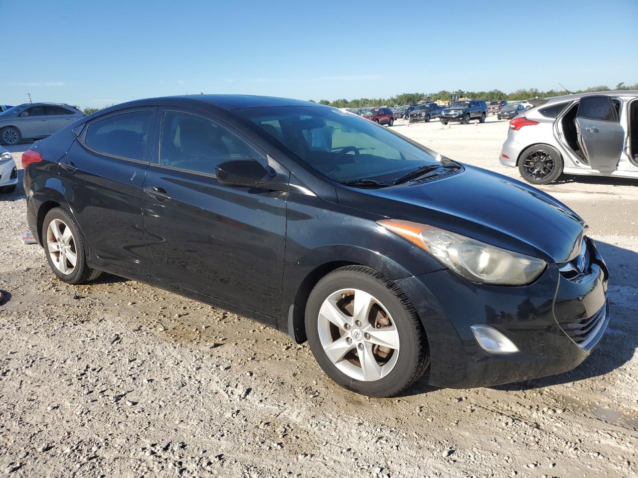 2013 Hyundai Elantra - Image 4