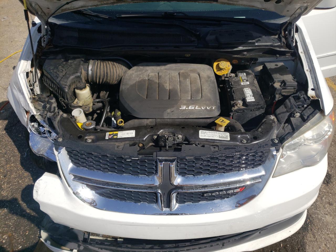 2015 Dodge Caravan - Image 12