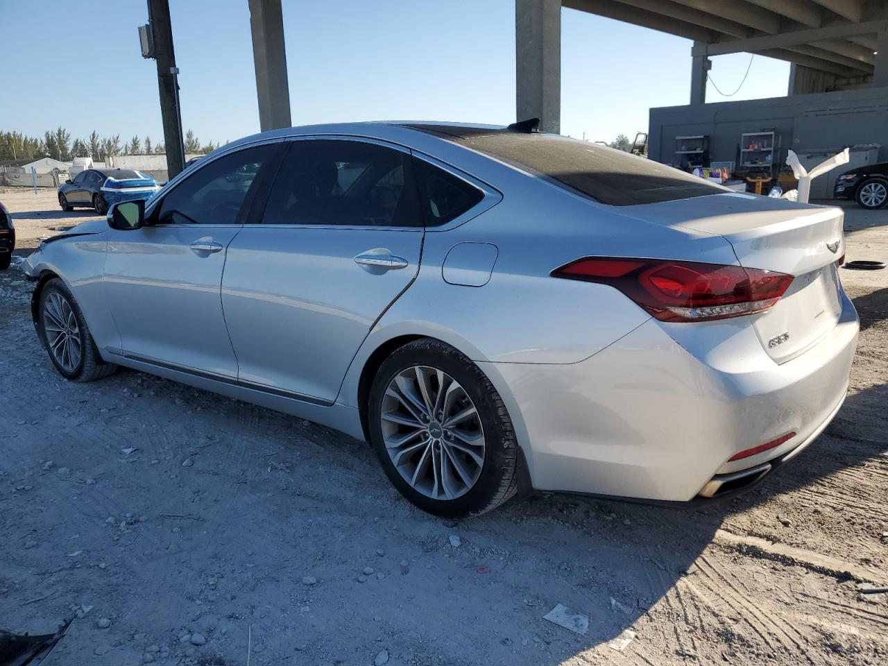 2015 Hyundai Genesis - Image 2