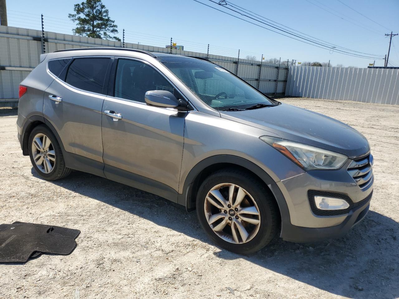 2016 Hyundai Santa Fe - Image 4