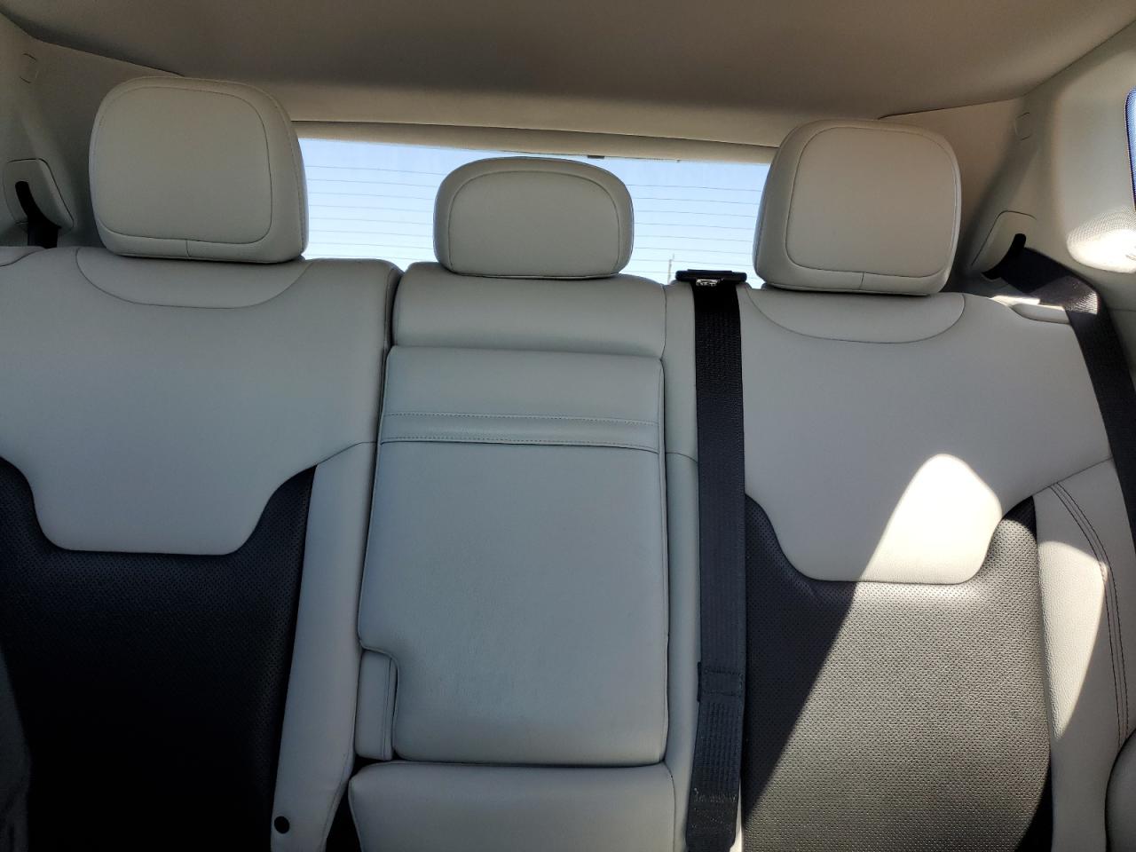 2018 Jeep Compass - Image 10