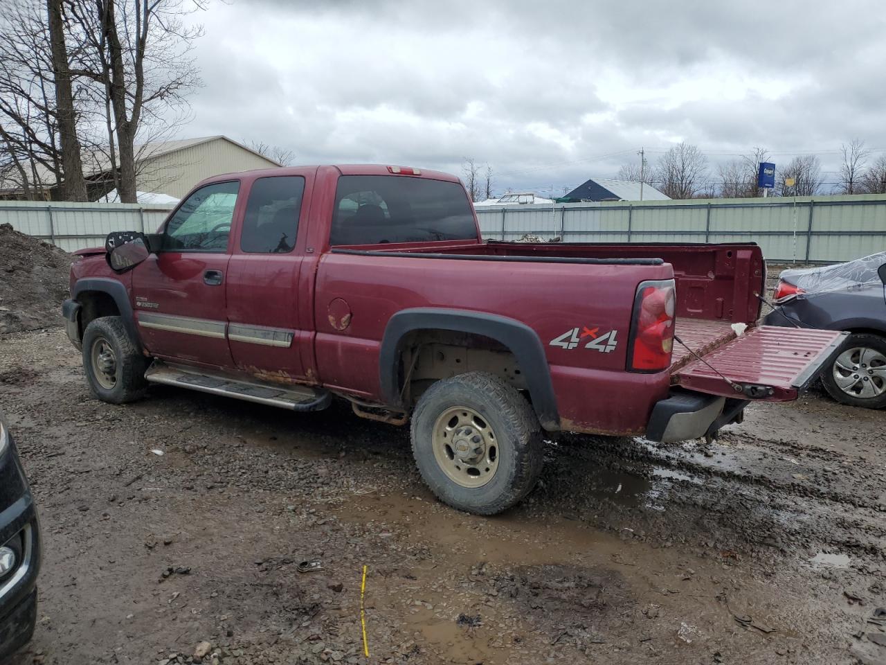 2004 Chevrolet Silverado - Image 2