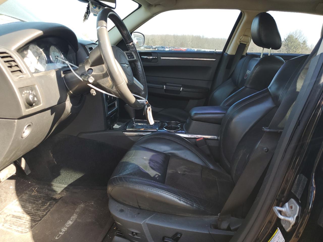 2010 Chrysler 300 - Image 7