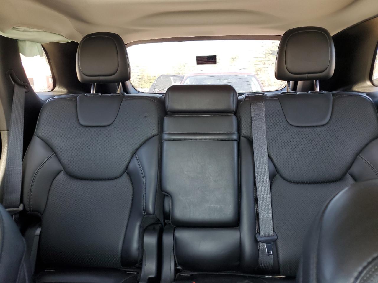 2019 Jeep Grand Cherokee - Image 10