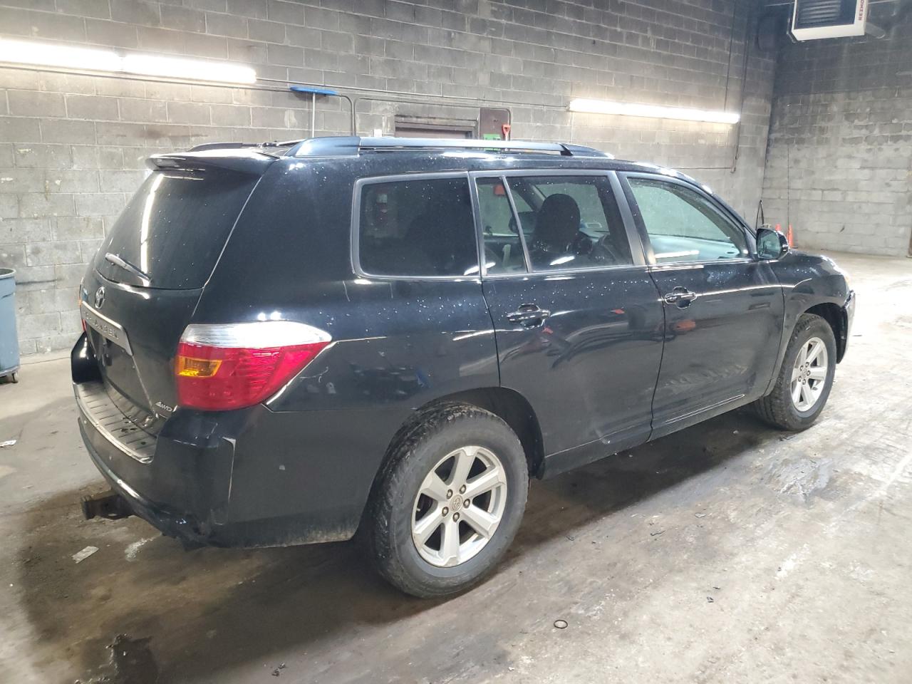 2010 Toyota Highlander - Image 3