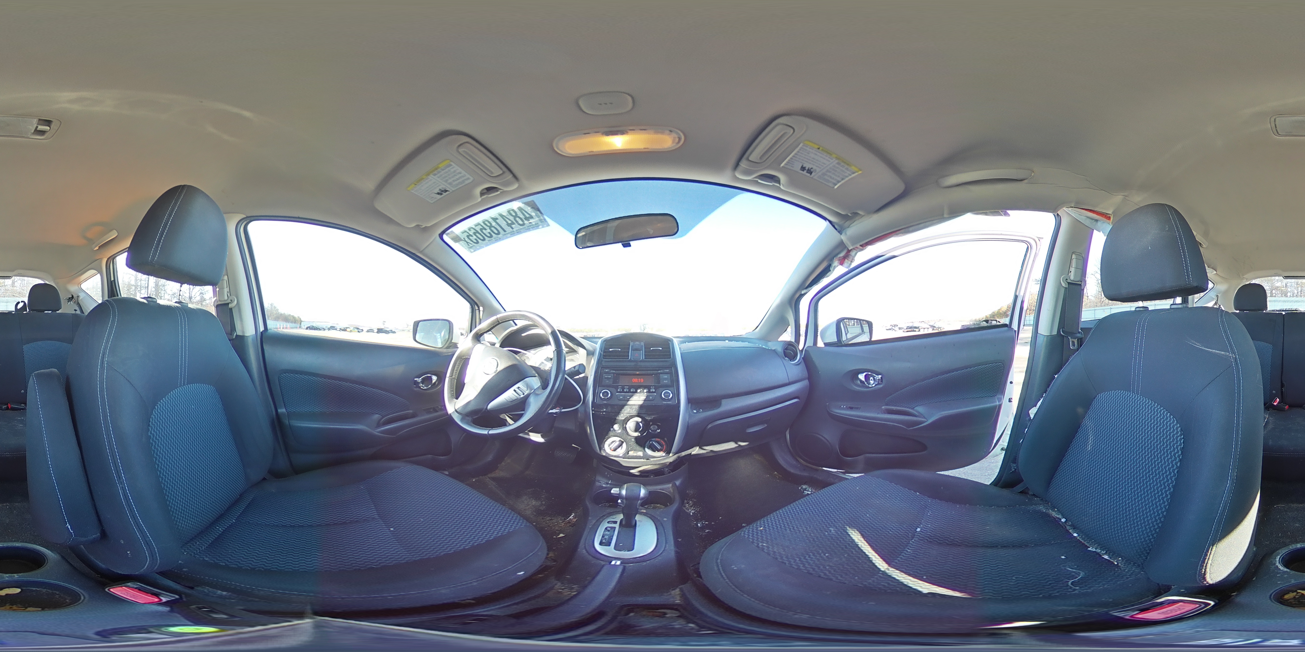 2015 Nissan Versa - Image 12