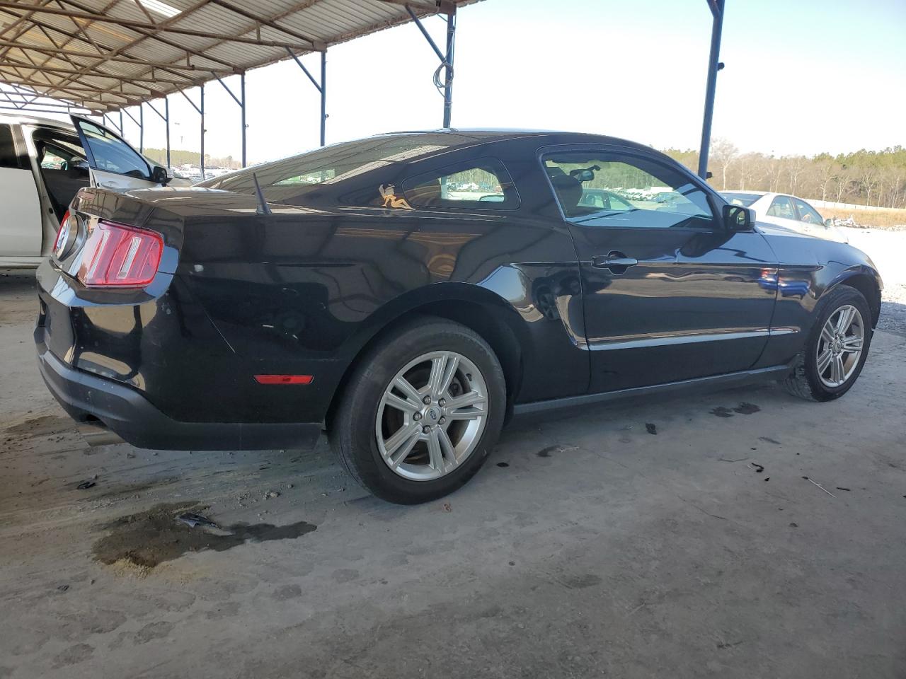 2010 Ford Mustang - Image 3