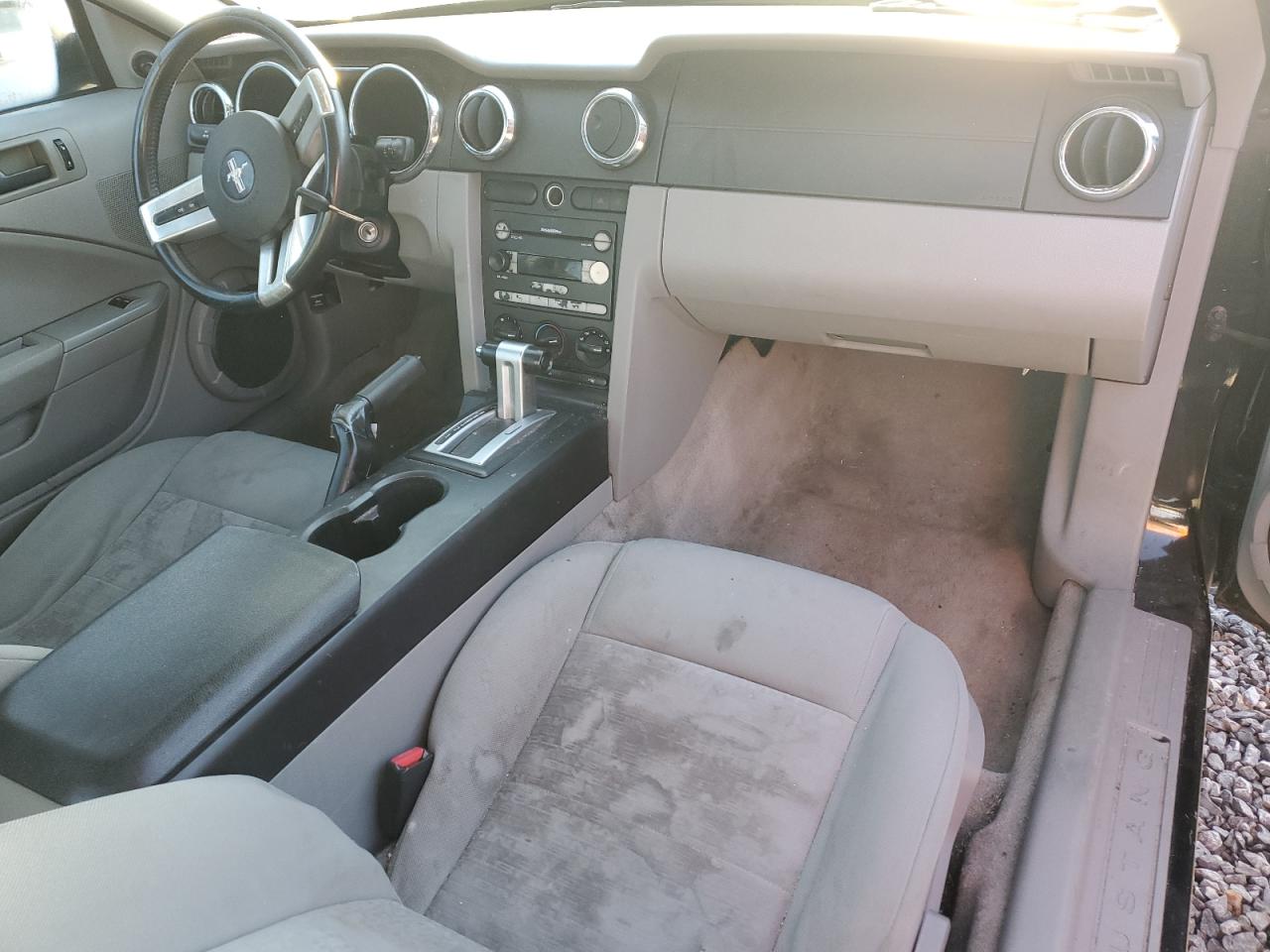 2005 Ford Mustang - Image 8