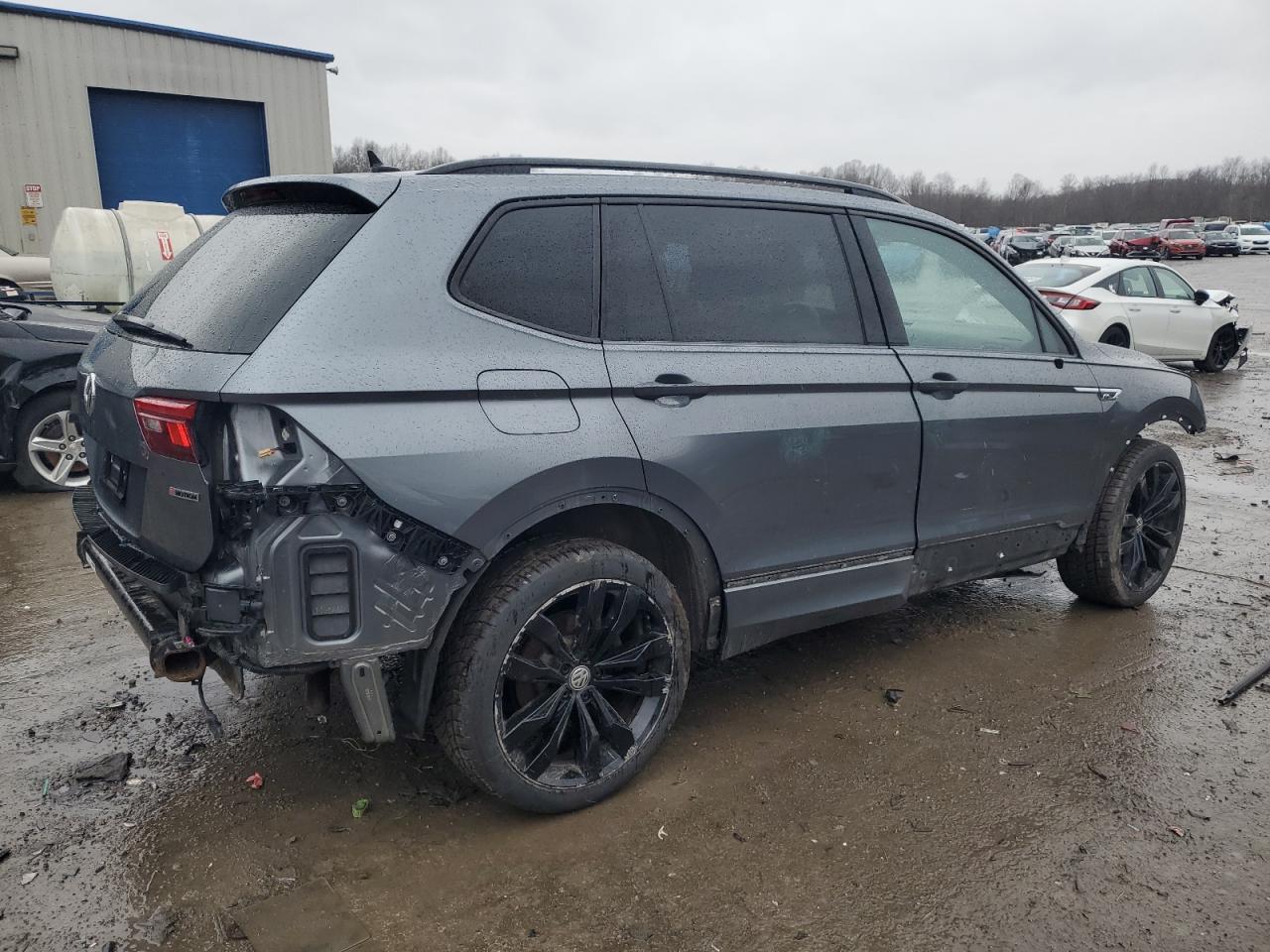 2021 Volkswagen Tiguan - Image 3