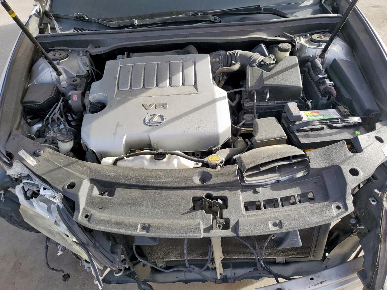 2013 Lexus ES - Image 11