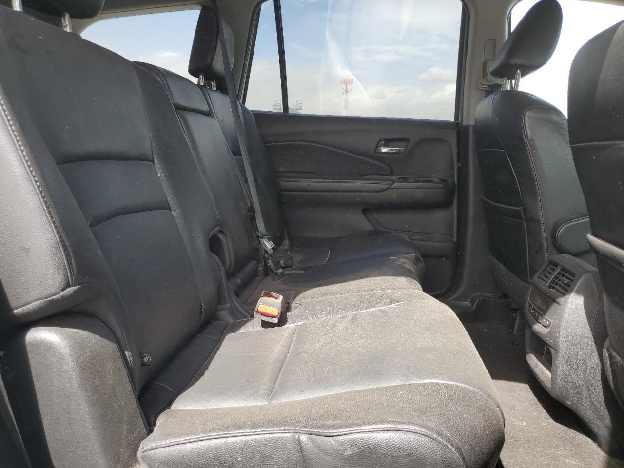 2018 Honda Pilot - Image 11