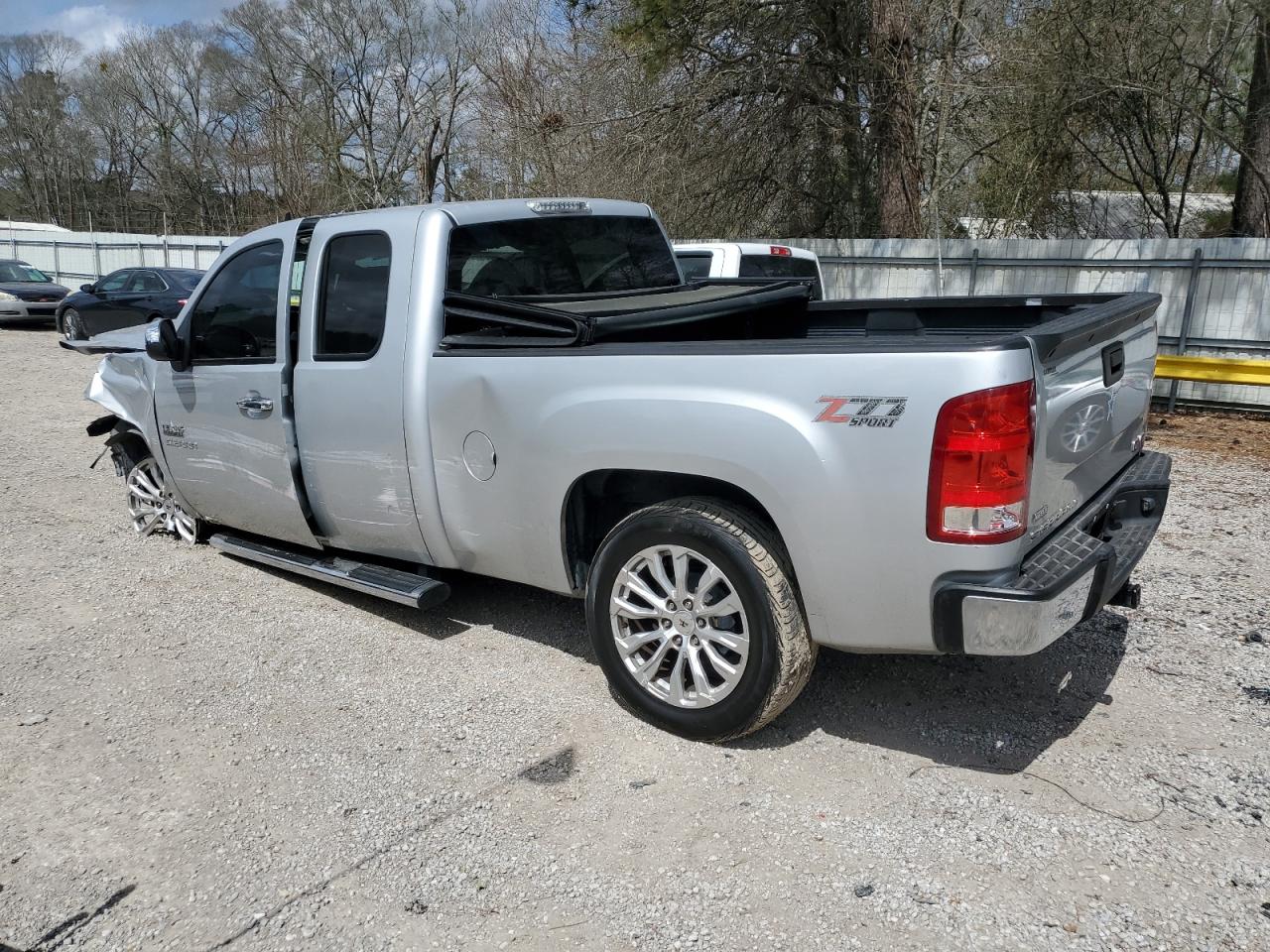 2012 GMC Sierra - Image 2