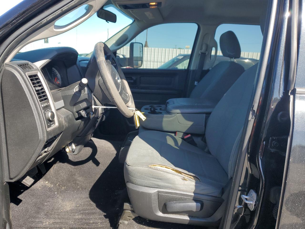 2017 RAM 3500 - Image 7