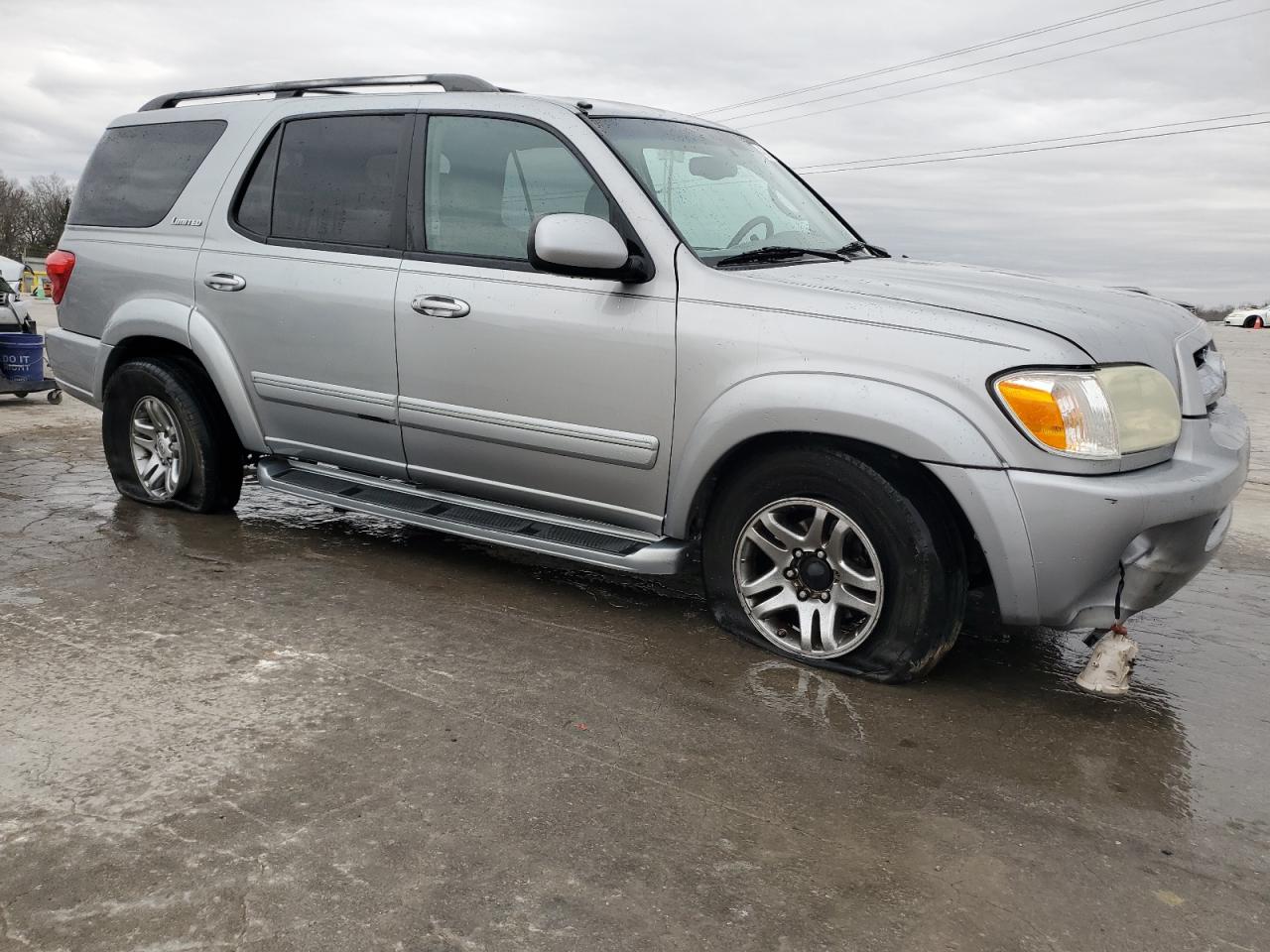 2005 Toyota Sequoia - Image 4