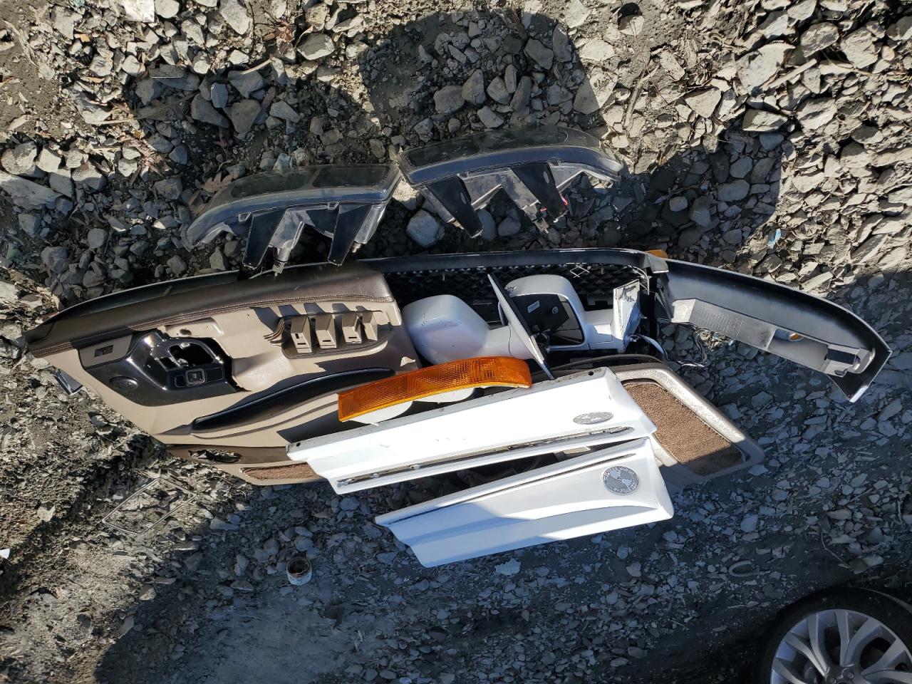 2015 Chevrolet Express - Image 13